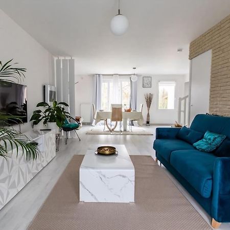 Forest Chic : Maison San Marina Apartment Parmain Exterior photo